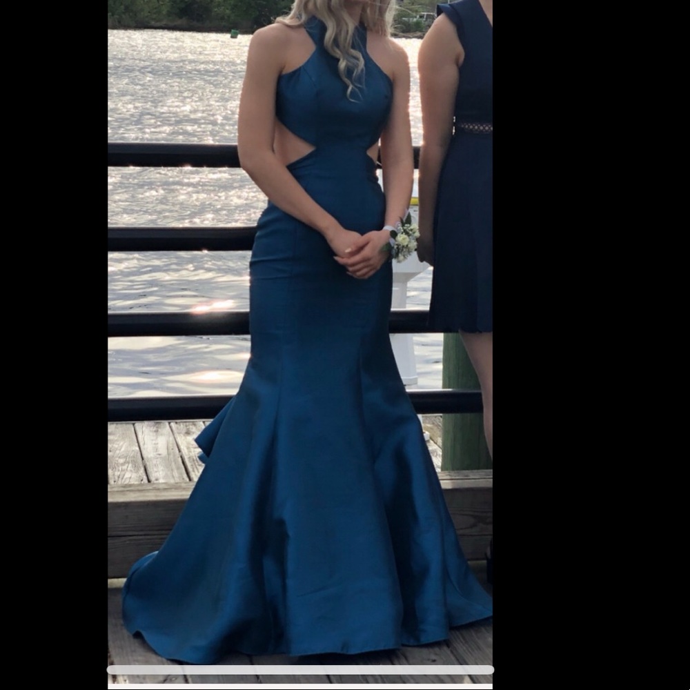 Prom dress - Picture 4 of 4